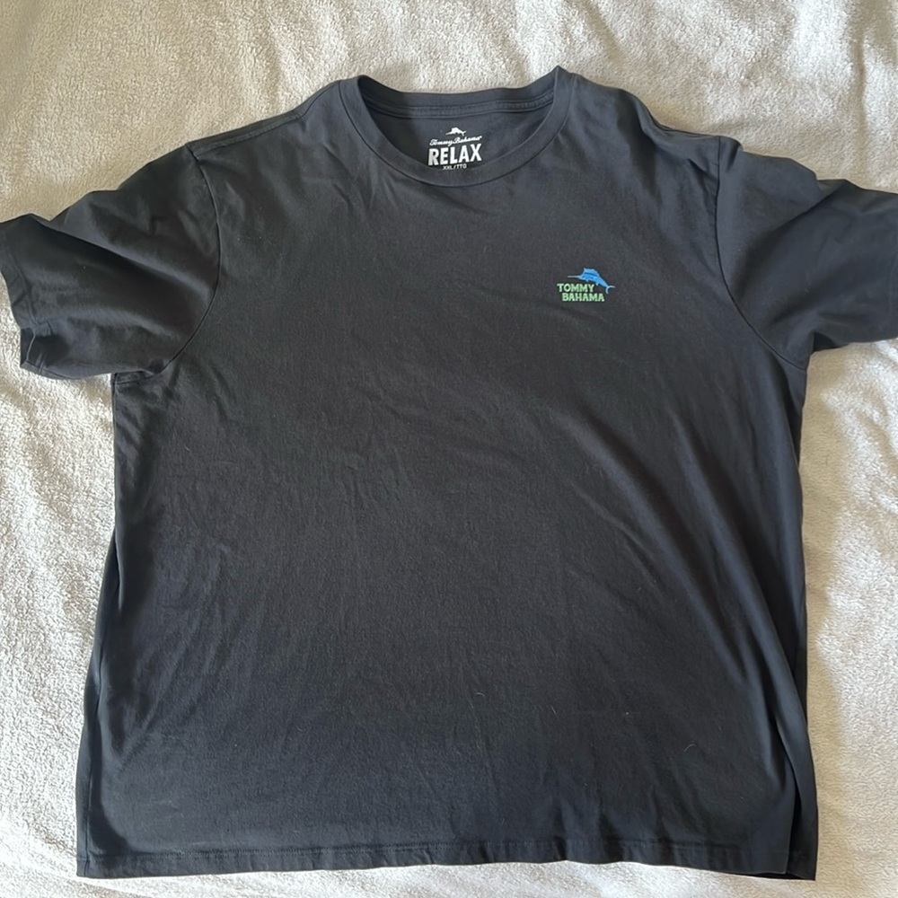 Tommy Bahama. Mint condition. Graphic Tee. Relax fit.